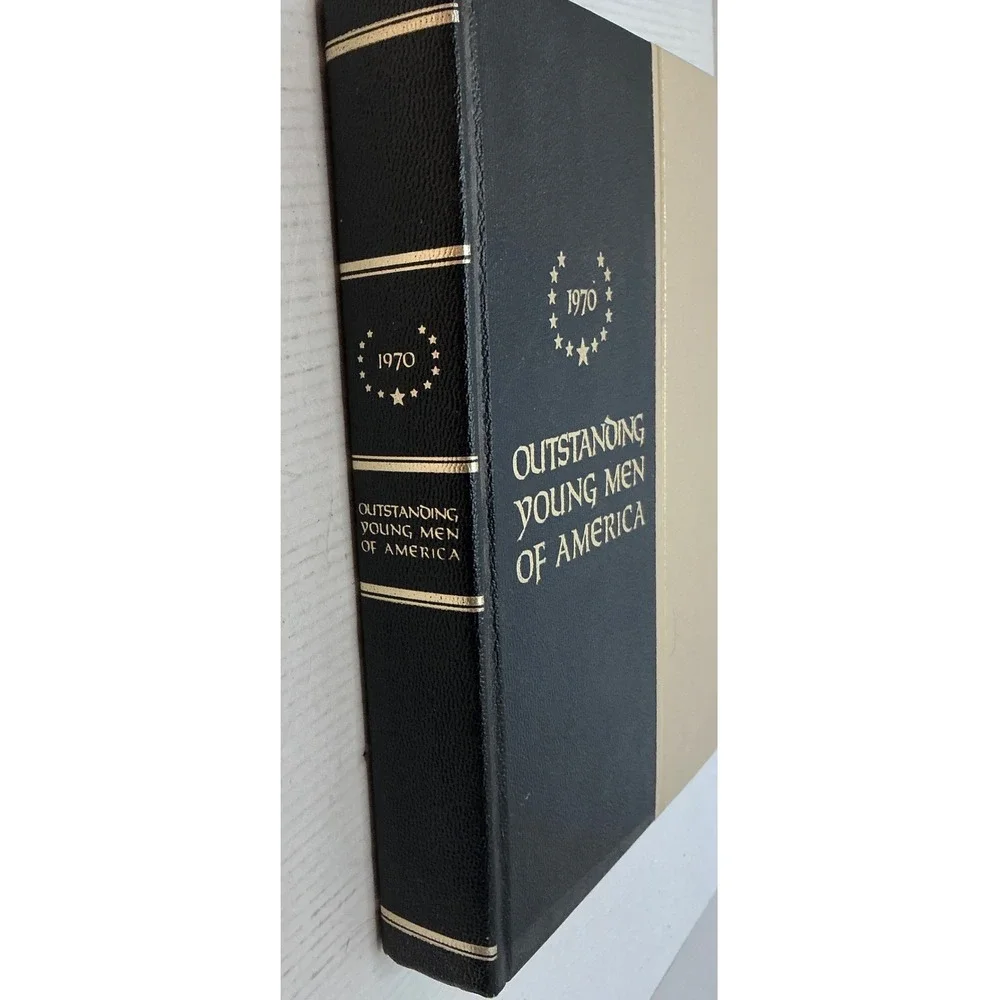 Outstanding Young Men of America 1970 Vintage Hardcover Book Jesse Jackson